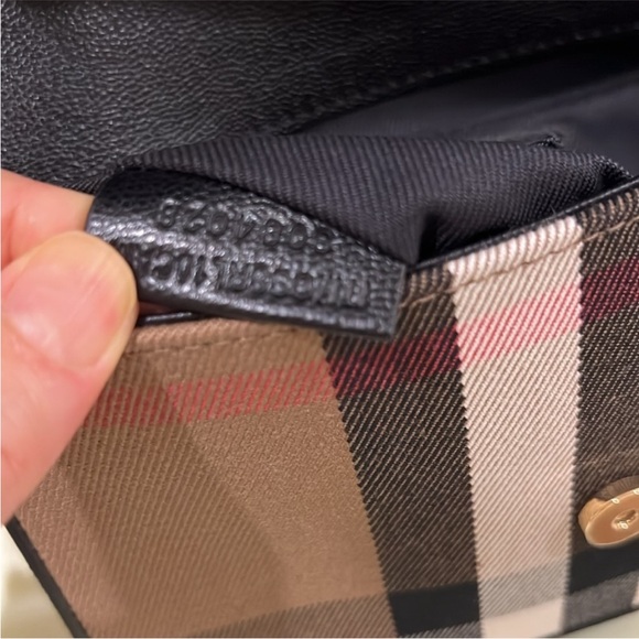 🔥🔥🔥100% Authentic Burberry Crossbody bag - Picture 9 of 12